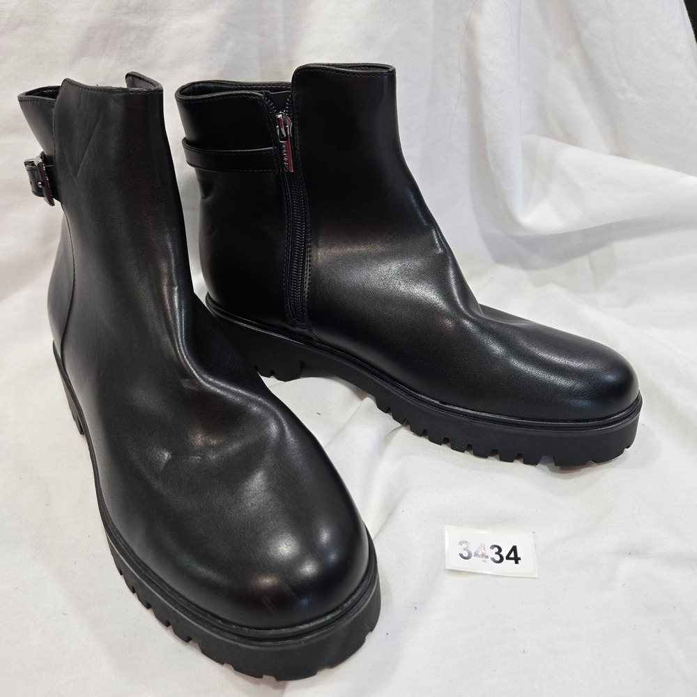 Calvin Klein Black Leather Ankle Boots Side Zip Buckle Accent Size 10M
